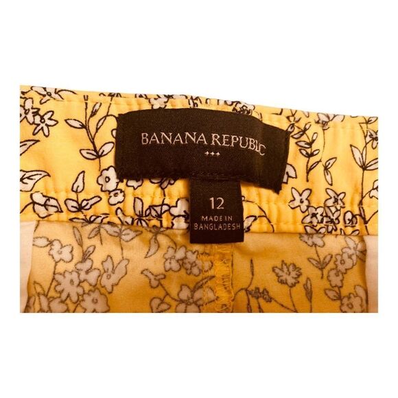 Banana Republic Yellow Patterned Shorts - Picture 2 of 8